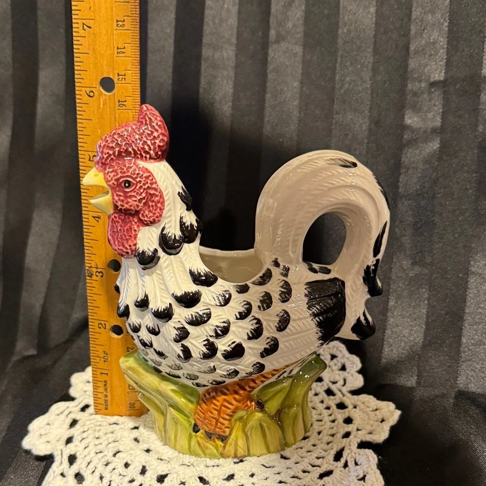 Realistic Looking Vintage Ceramic Rooster Creamer or Planter - Picture 16 of 16